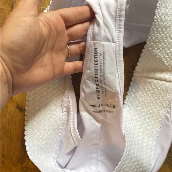 PrettyLittleThing Textured White Bikini Set - Picture 6 of 13